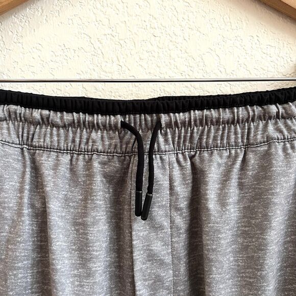 Chubbies Heathered Grey Soft Stretchy Drawstring Athletic Shorts 5.5 Inseam Sz L - Picture 3 of 9